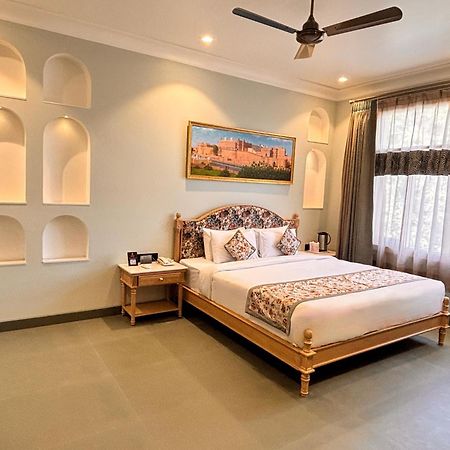 Ratnawali – A Vegetarian Heritage Hotel Jaipur Buitenkant foto
