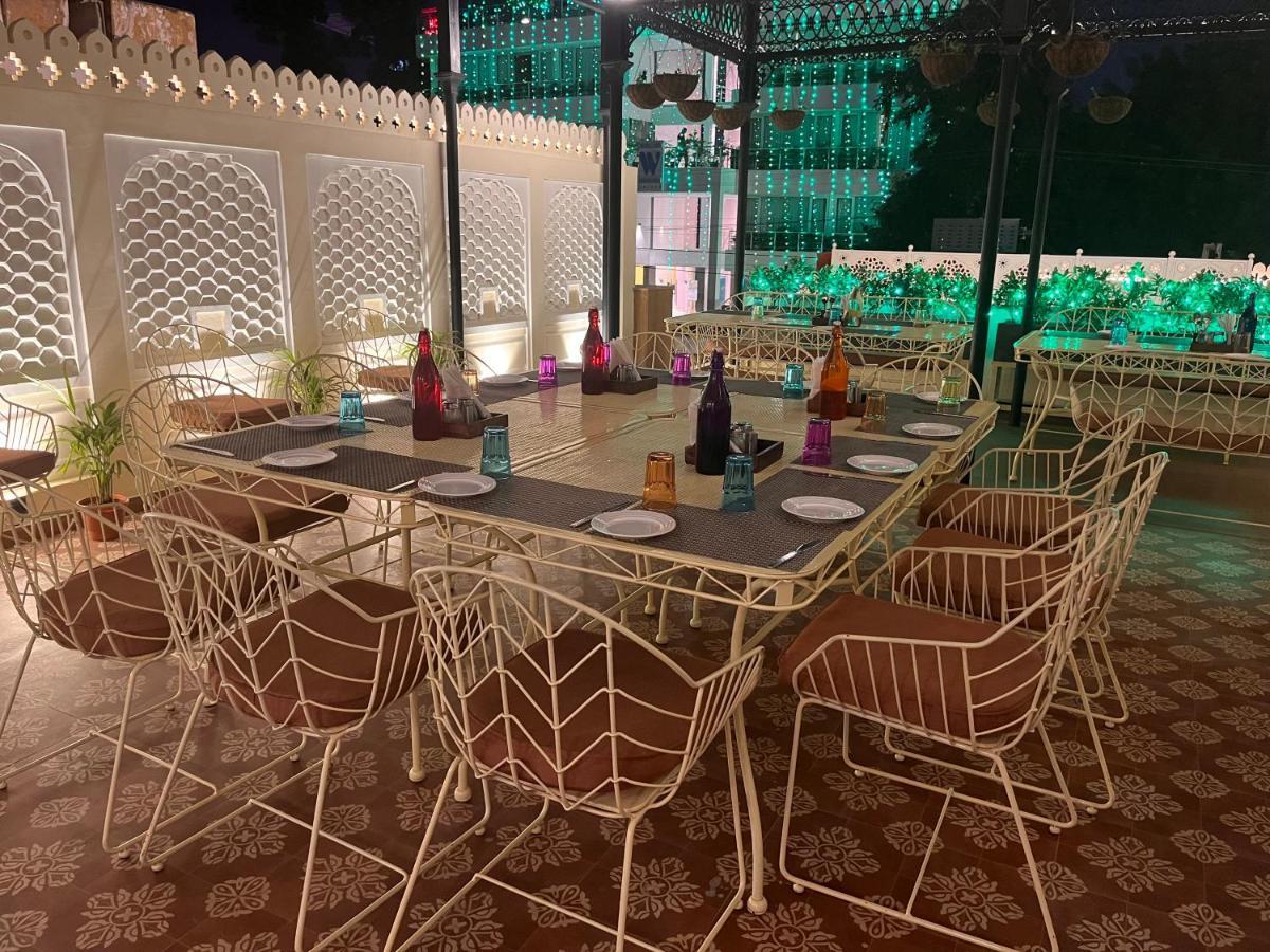 Ratnawali – A Vegetarian Heritage Hotel Jaipur Buitenkant foto