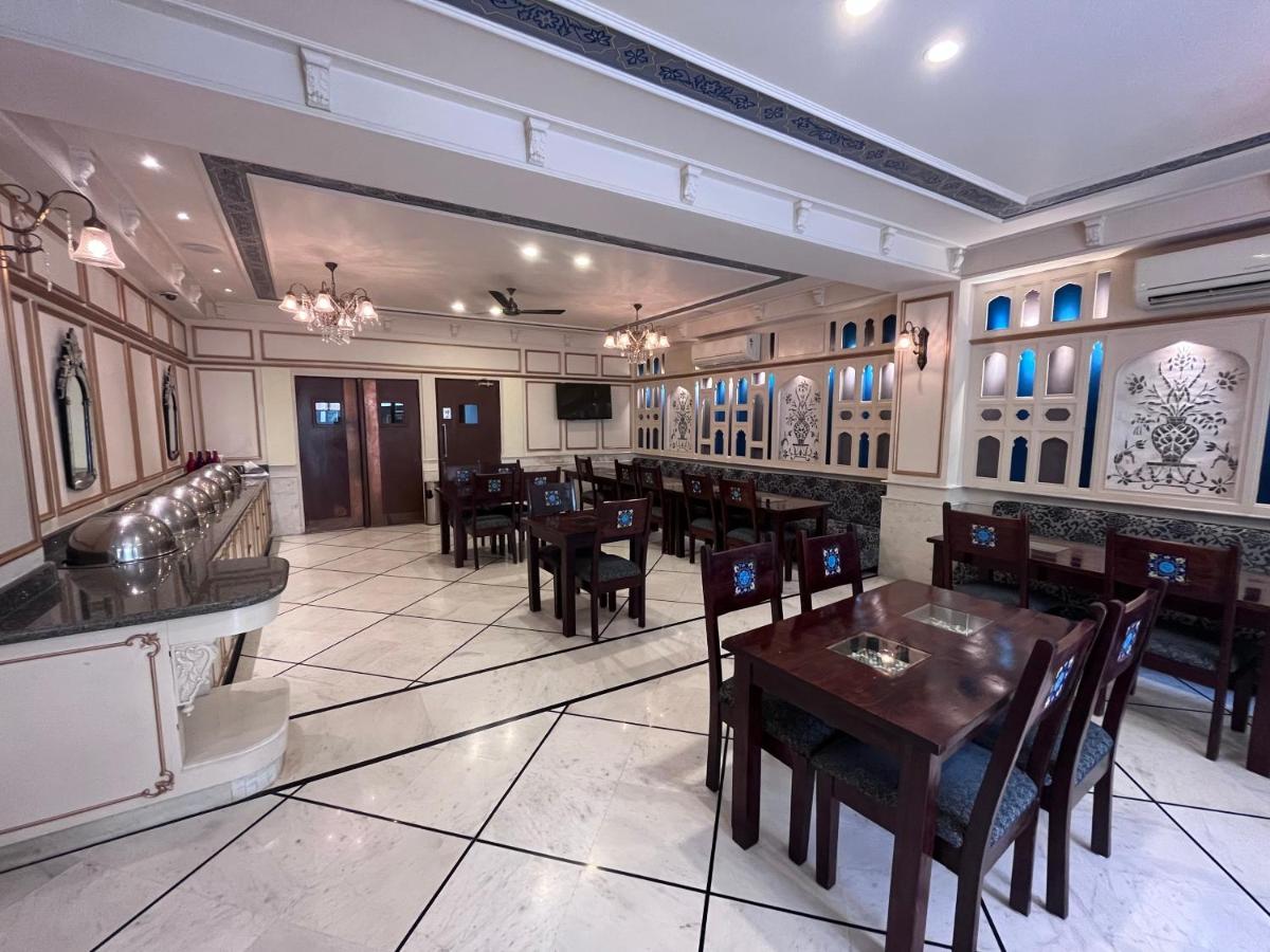 Ratnawali – A Vegetarian Heritage Hotel Jaipur Buitenkant foto