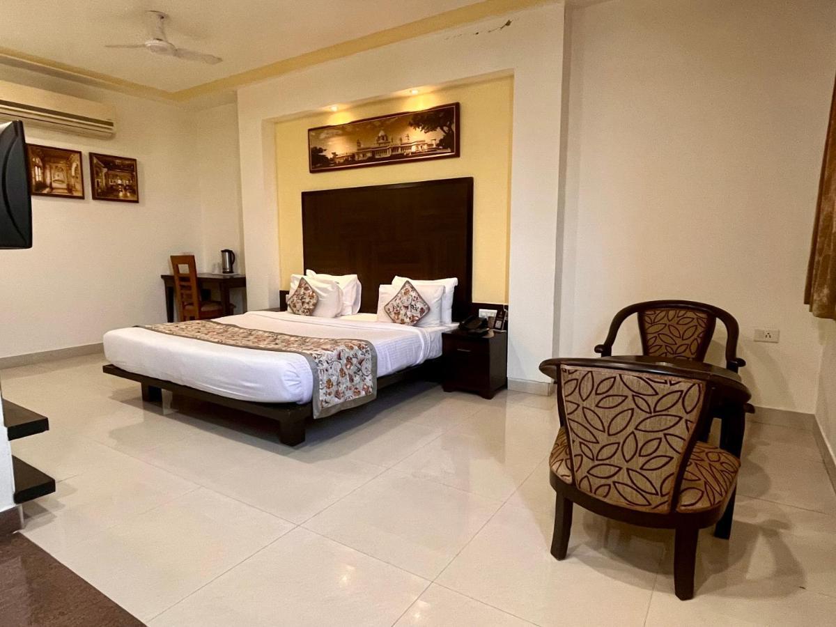 Ratnawali – A Vegetarian Heritage Hotel Jaipur Buitenkant foto