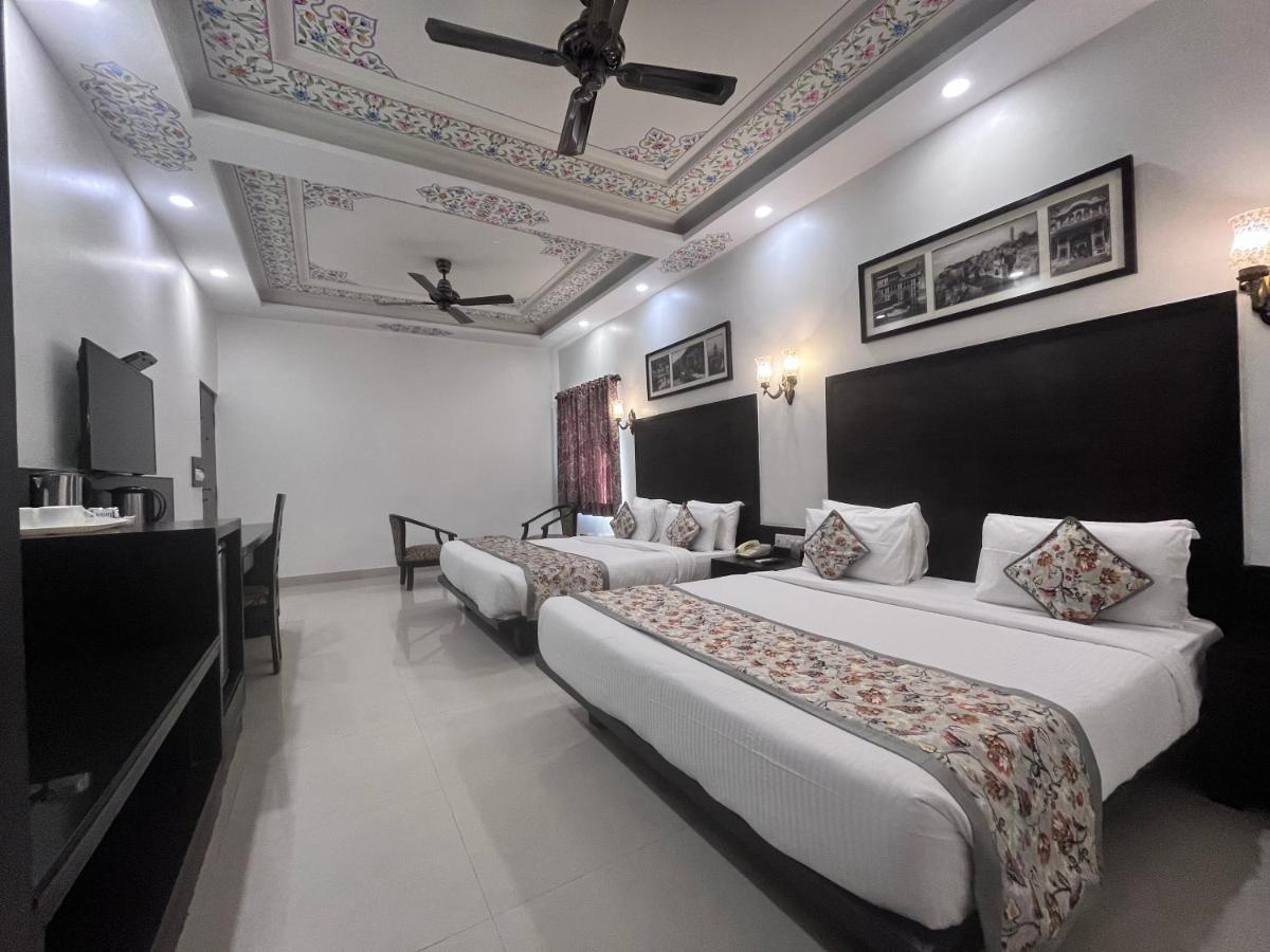 Ratnawali – A Vegetarian Heritage Hotel Jaipur Buitenkant foto