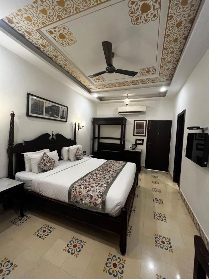 Ratnawali – A Vegetarian Heritage Hotel Jaipur Buitenkant foto