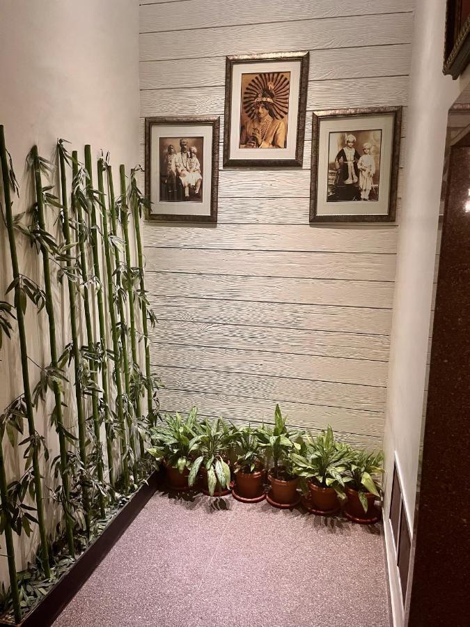 Ratnawali – A Vegetarian Heritage Hotel Jaipur Buitenkant foto