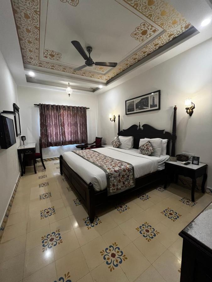Ratnawali – A Vegetarian Heritage Hotel Jaipur Buitenkant foto