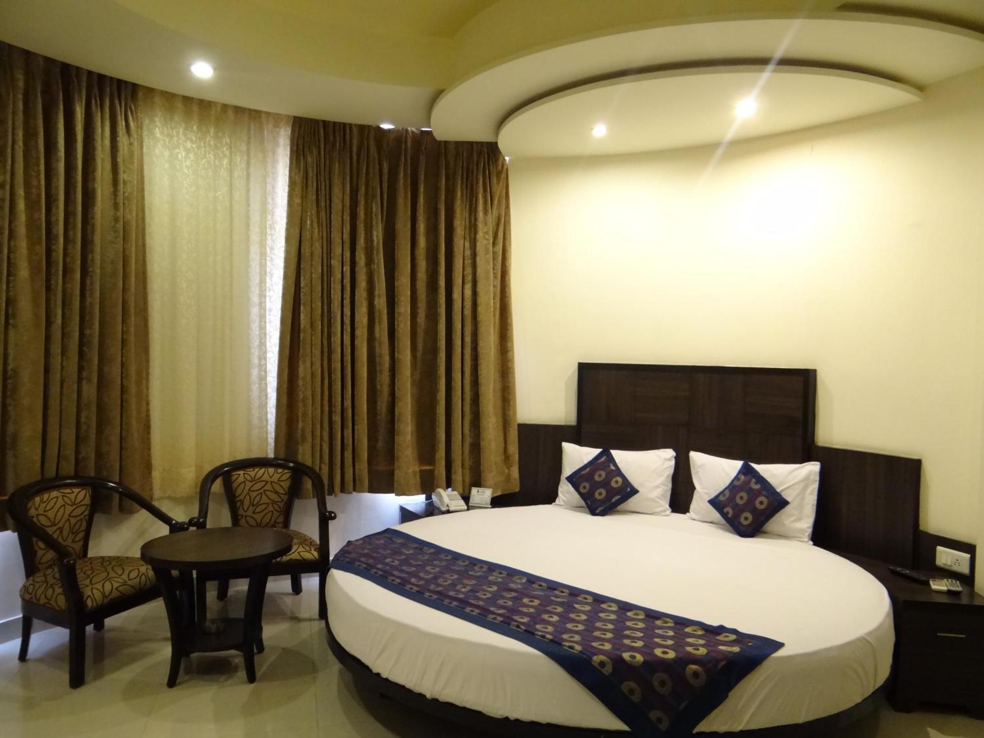 Ratnawali – A Vegetarian Heritage Hotel Jaipur Buitenkant foto
