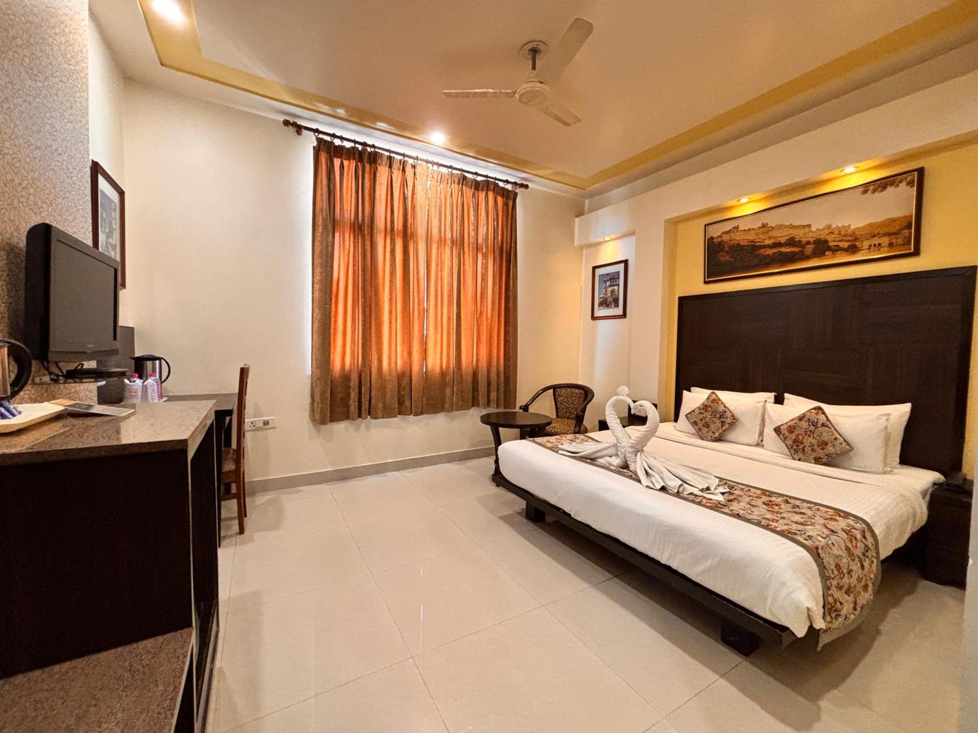 Ratnawali – A Vegetarian Heritage Hotel Jaipur Buitenkant foto