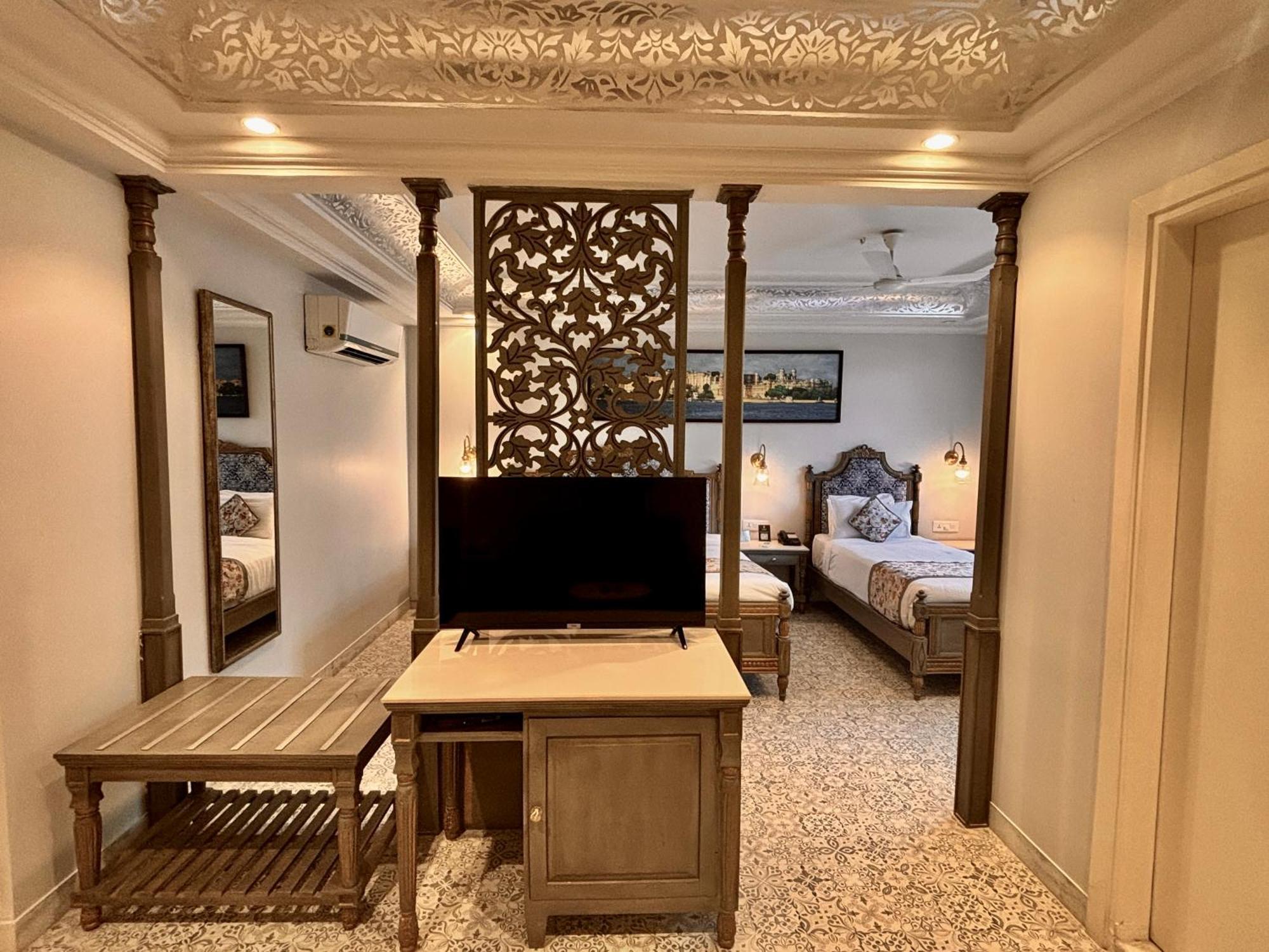 Ratnawali – A Vegetarian Heritage Hotel Jaipur Buitenkant foto