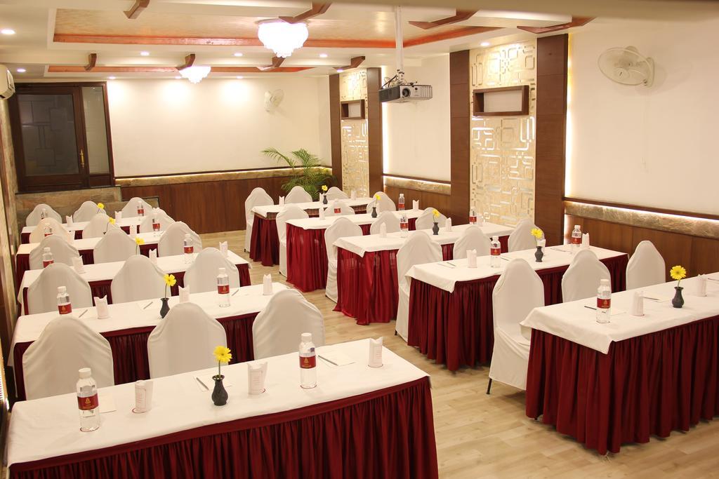 Ratnawali – A Vegetarian Heritage Hotel Jaipur Buitenkant foto