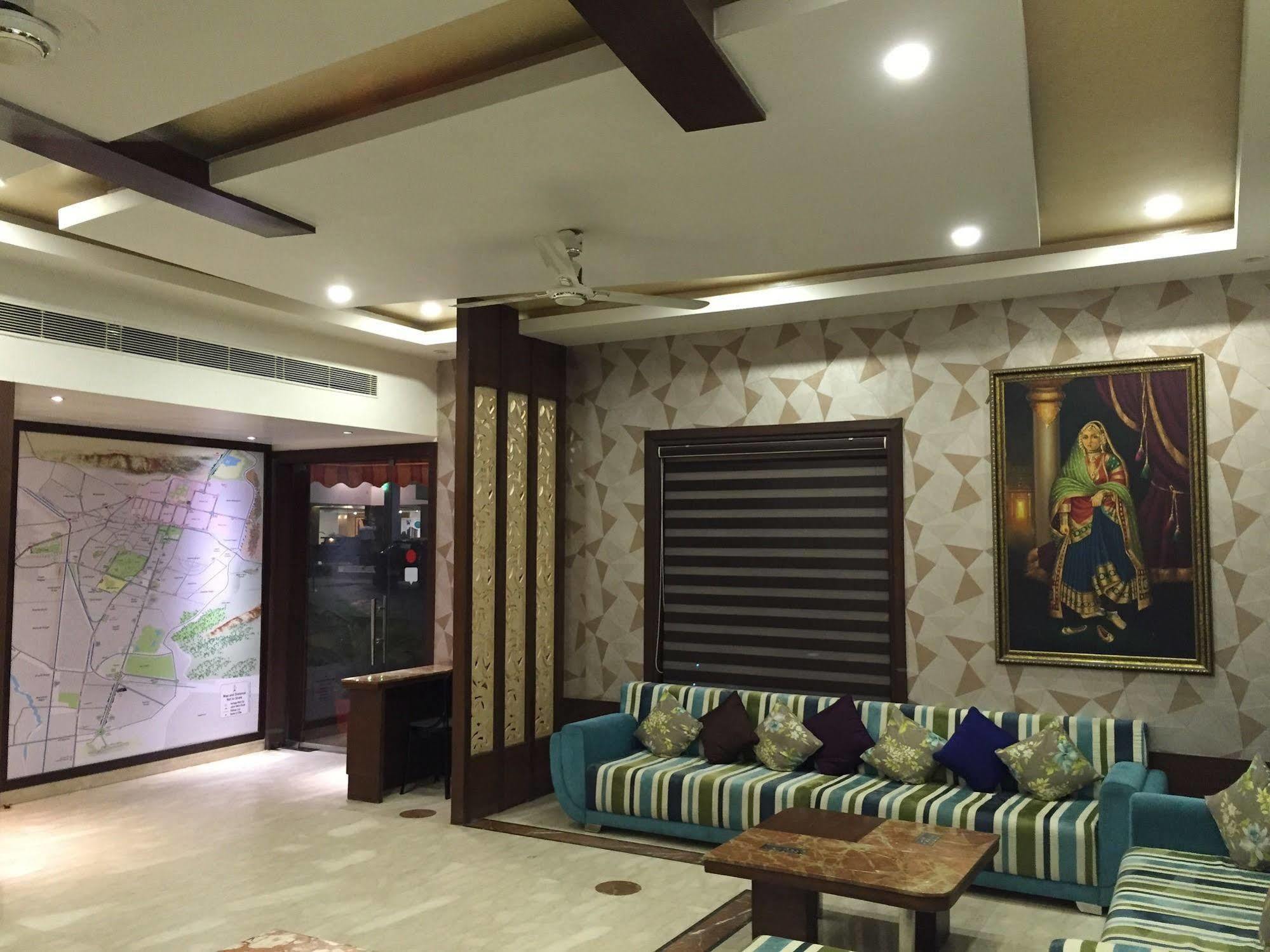 Ratnawali – A Vegetarian Heritage Hotel Jaipur Buitenkant foto