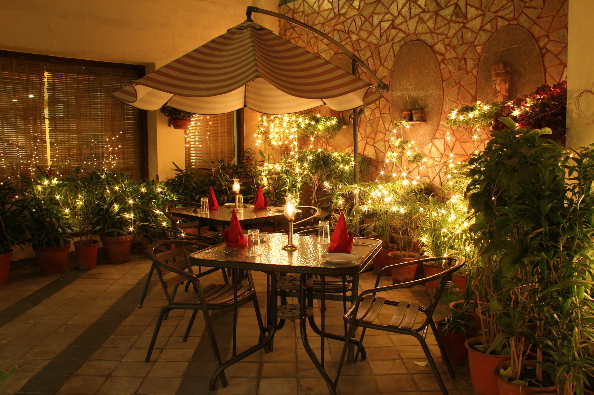 Ratnawali – A Vegetarian Heritage Hotel Jaipur Buitenkant foto